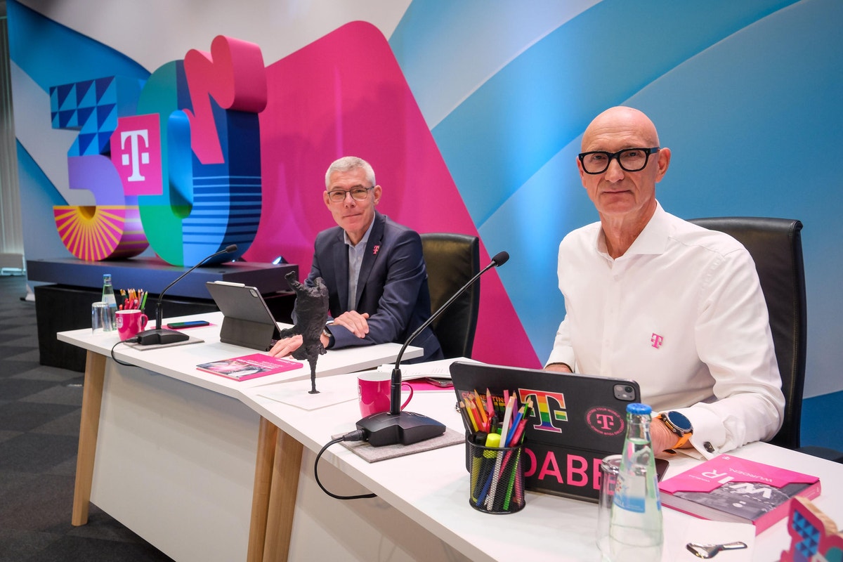 Deutsche Telekom continues to grow steadily in the second quarter and raises its guidance again for the 2025 full year