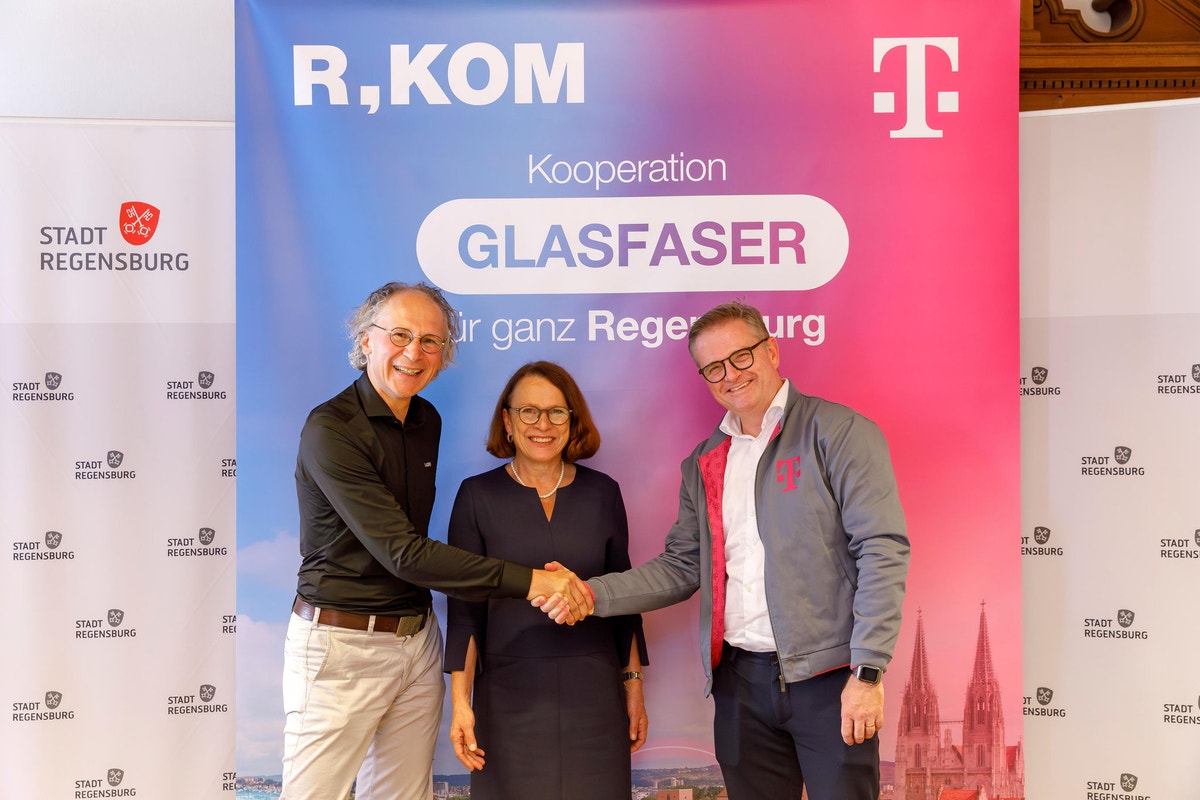 Kooperation zwischen Telekom und R-Kom für einhundert Prozent Glasfaser in Regensburg